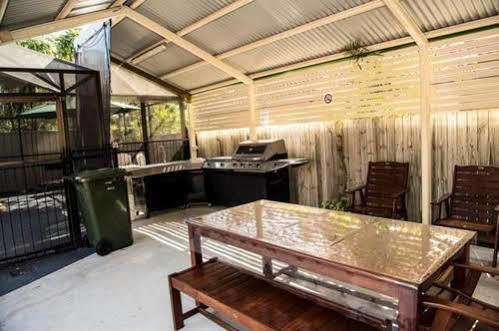 Garden City Motor Inn Brisbane Exterior photo